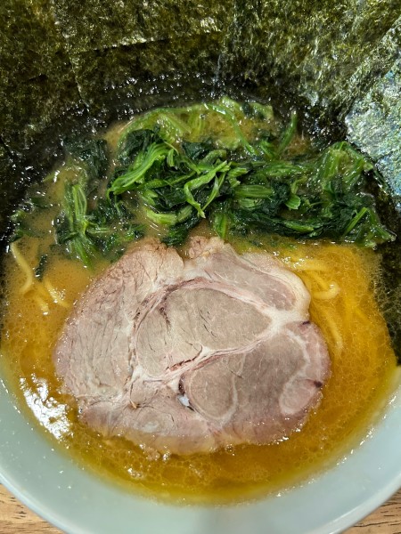 「ラーメン　大盛り」@横浜醤油豚骨ラーメン 銀十の写真