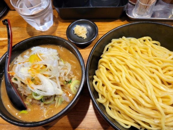 「味噌つけ麺大盛(野菜大盛、ニンニク)」@麺処 花田 上野店の写真