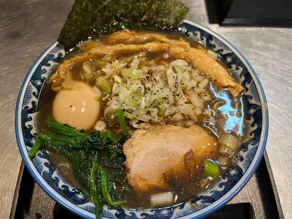 「溜まり醤油ラーメン　味玉」@麺匠 佐蔵 FUBUKIの写真