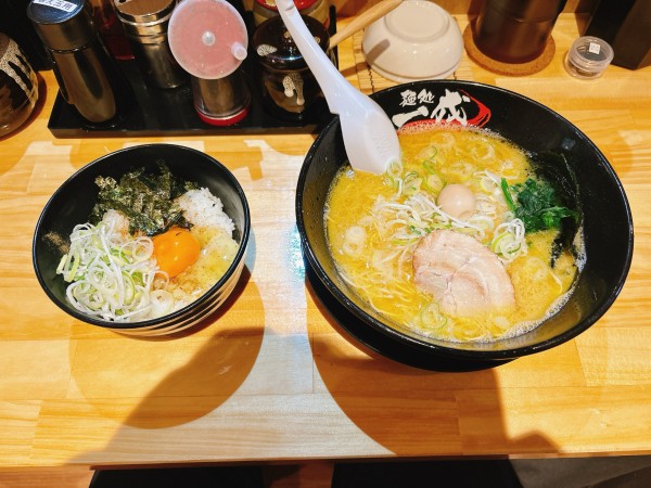 「釜炊き豚骨醤油ラーメン＋卵かけご飯」@麺処一成の写真
