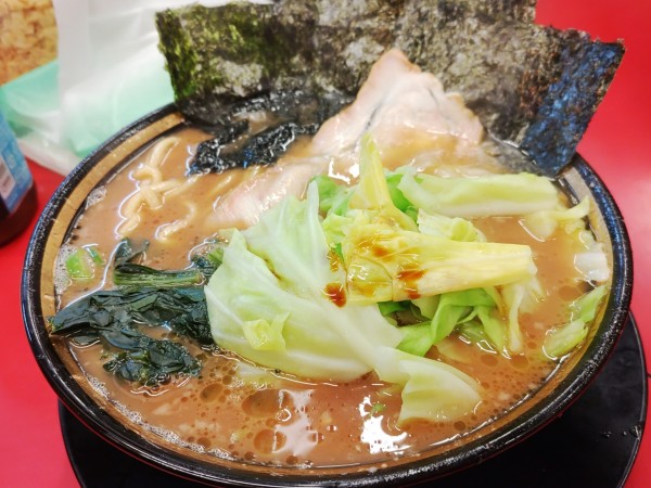 「ラーメン　キャベツ」@柏 王道家の写真