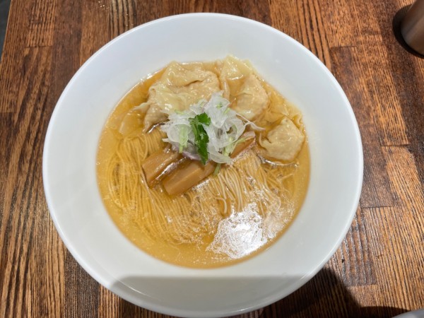 「塩わんたんめん」@セキレイ 〜NIBOSHI no D5〜の写真