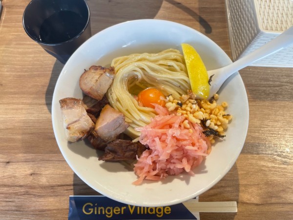 「TKM ＋TKMTP、角切りチャーシュー」@Ginger Village 村岡屋の写真