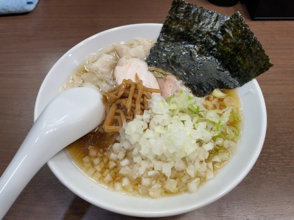 「煮干し中華そば(背脂有)＋玉ねぎ」@煮干し中華そば 山形屋の写真