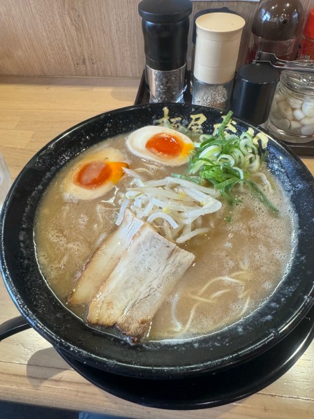 「豚骨味玉」@麺屋 虎龍の写真