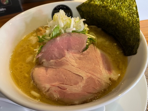 「塩らーめん」@RAMEN GOSSOU 新橋店の写真