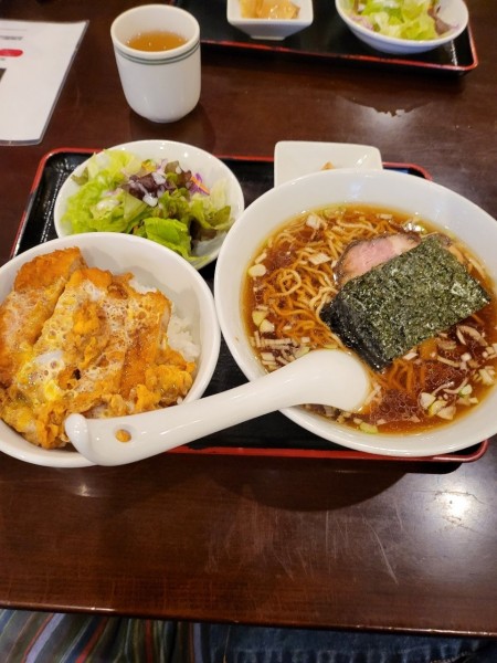 「小さなラーメンと小さなカツ丼セット」@来々軒の写真
