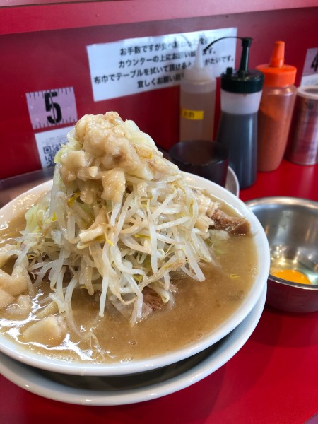 「ラーメン大　生卵」@ラーメン ヨシトミの写真