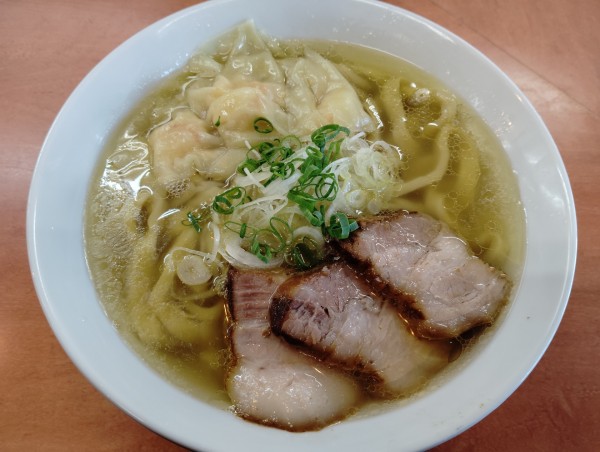 「海老ワンタンメン１０００円大盛り５０円生姜丼100円」@日陰の写真
