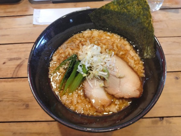 「ニンニク背脂らーめん(背脂普通)¥1050-」@支那そば ヒイラギ食堂の写真