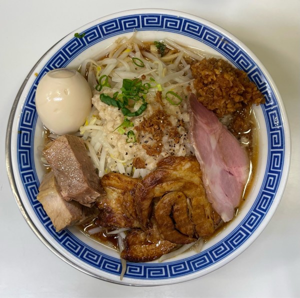 「特製らーめん、大盛り」@らーめん 凌駕の写真