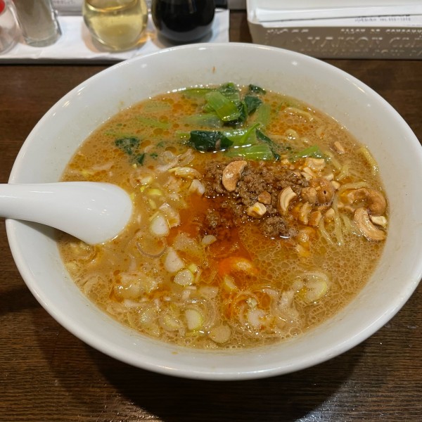 「白胡麻担々麺」@狸小路飯店の写真