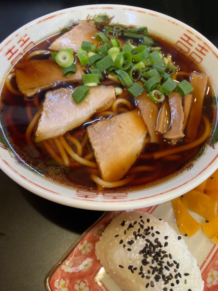 「【後半戦】中華そば並¥650＋おにぎり¥100」@中華そば さるぱぱの写真