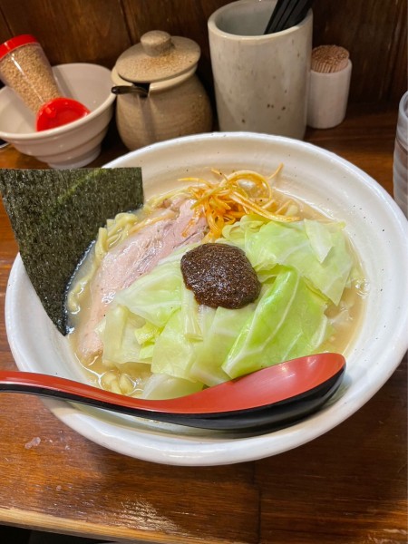 「熟成練り醤油ラーメン（大盛240ｇ）」@『   』（無銘）の写真