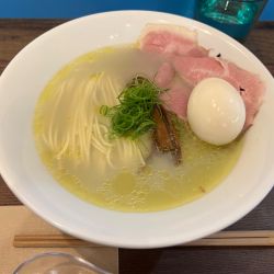 牡蠣塩ラーメン➕味玉900円