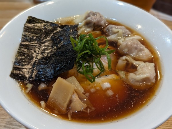 「ワンタン醤油ラーメン」@RAMEN TOMOの写真