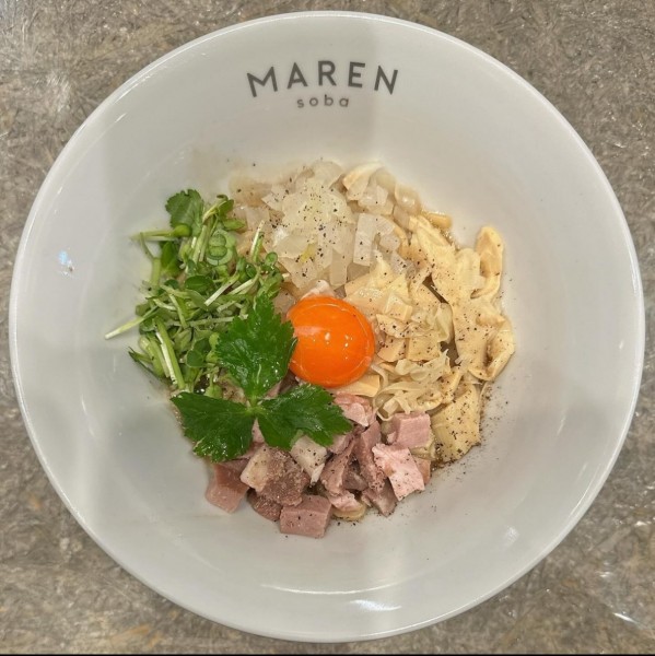 「しょうゆまぜそば」@soba MAREN 渋谷店の写真