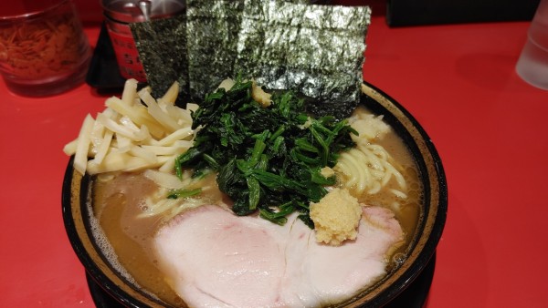「ラーメン大・ほうれん草 ￥1,250」@環2家 川崎店の写真
