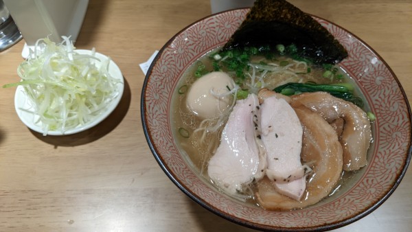 「特製芳醇豚そば(塩)+長ネギ+和え玉+辛い和え玉」@麺屋いとう 東金店の写真