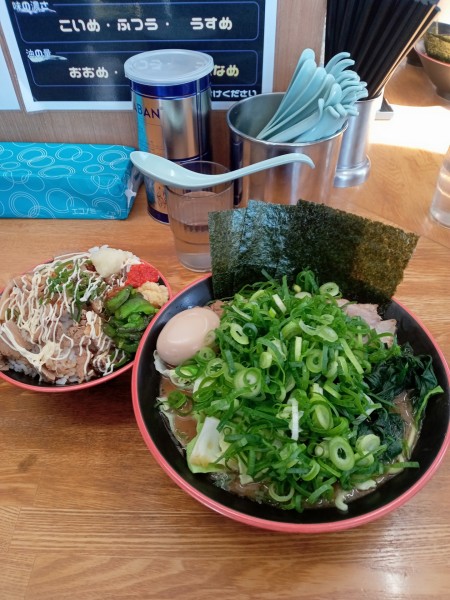 「ラーメン全部のや¥1100日替りまかない飯¥50」@麺家 紫極の写真