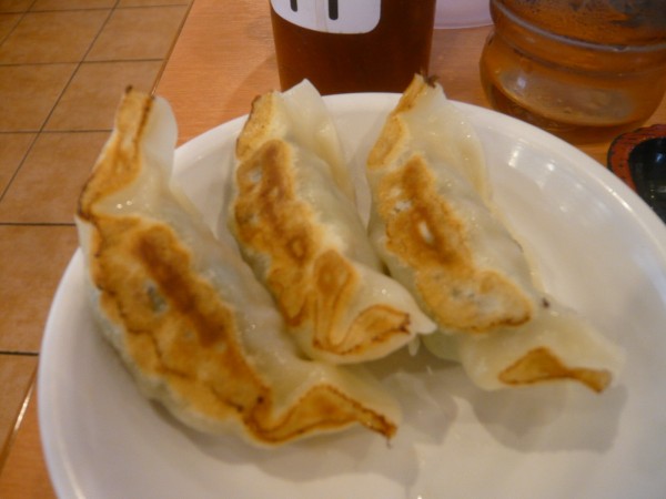 「餃子（3個）」@日高屋 久米川駅南口店の写真