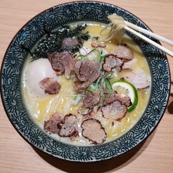 「トリュフ鶏白湯(3000円)」@明鏡志水の写真