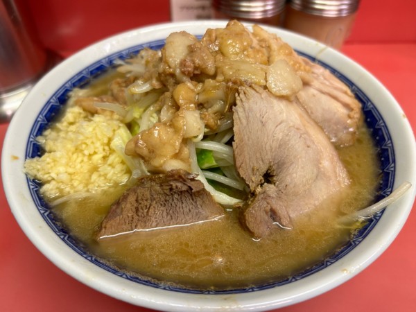 「小ラーメン850円(麺少なめ、ニンニク、アブラ)」@ラーメン二郎 桜台駅前店の写真
