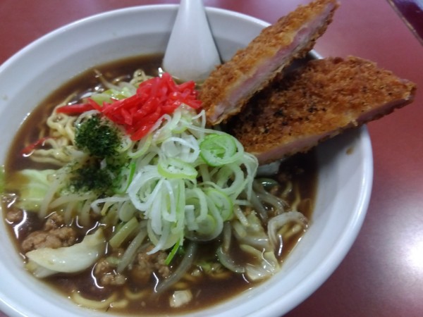 「ソースラーメン¥850＋ハムカツ¥250」@中華料理 大輦の写真