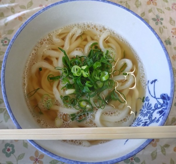「かけうどん小210円」@宮川製麺所の写真