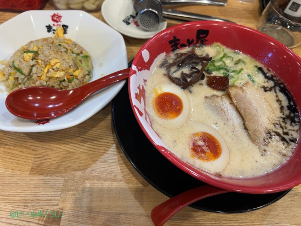 「牛じゃんラーメン煮玉子半チャーハン定食(1260円)」@ラーメンまこと屋 指扇店の写真