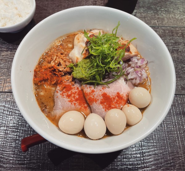 「限定　ずわい蟹の濃厚出汁ラーメン＋佐藤マサオ」@ラーメン カラテキッドの写真