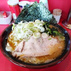 ラーメン中盛＋薬味ネギ（¥700+¥100+¥50）