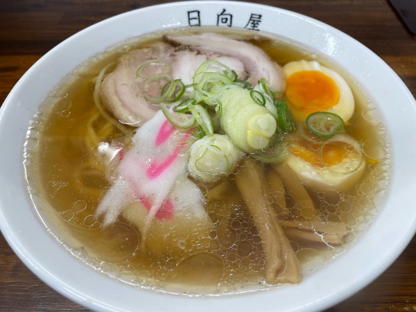 「ラーメン　煮たまご」@青竹手打ちラーメン 日向屋の写真
