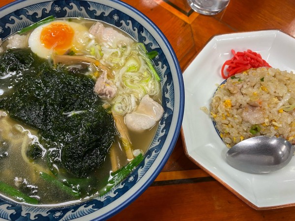 「磯のり塩らーめん 950円+半チャーハンセット230円」@辛チョンらーめん 当り矢の写真