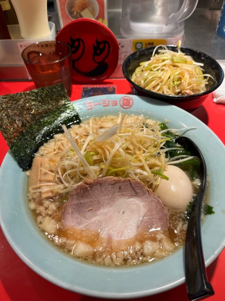「ネギラーメン 白 醤油 ネギ飯」@ラーショ マルミャーの写真