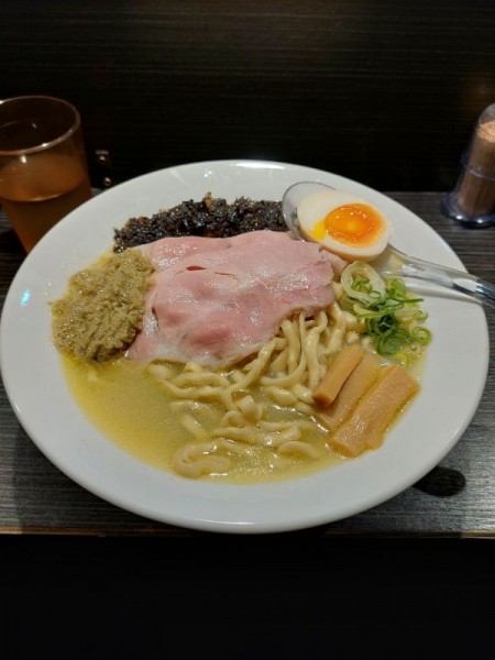 「特製牡蠣塩+ライス」@中華蕎麦 無冠の写真