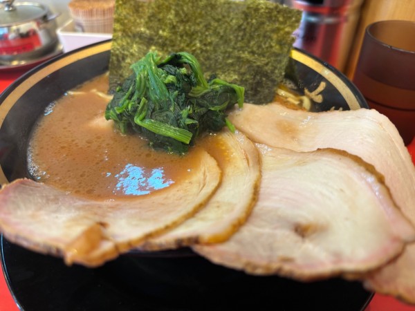 「燻製チャーシュー麺」@家系ラーメン大輝家 日吉店の写真