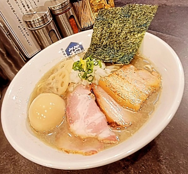 「特製煮干しラーメン」@西永福の煮干箱の写真