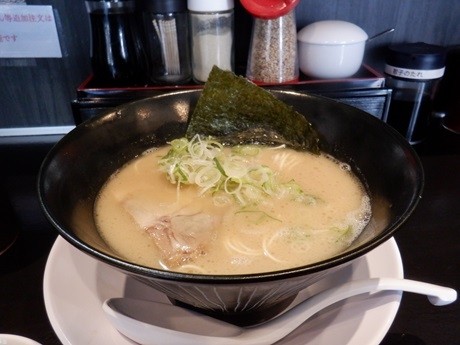 「豚骨ラーメン」@博多 鷹マルの写真
