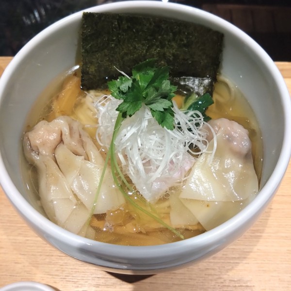 「煮干し塩ワンタン麺1650円」@Japanese Ramen Noodle Lab Qの写真