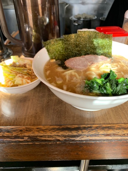 「ラーメン中盛950円、ライス中150円、キャベチャー100円」@ラーメンチョップの写真