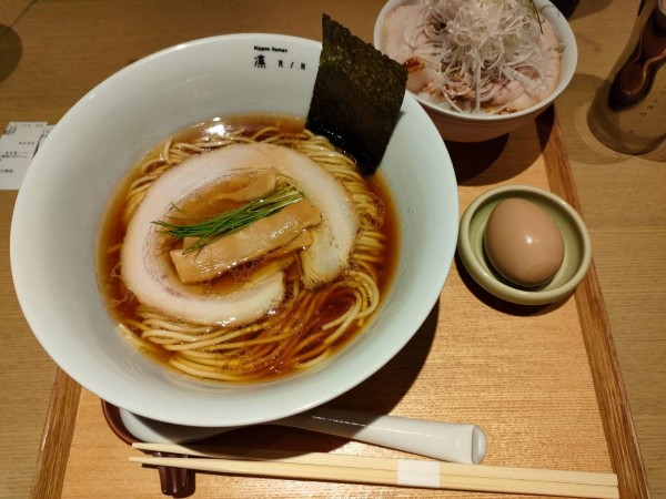 「醤油らぁ麺 味玉子」@NIPPON RAMEN 凛 TOKYOの写真