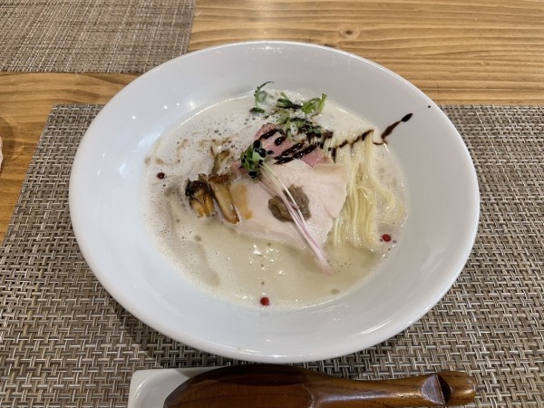 「白トリュフ香る～蛤と鶏の泡白湯中華蕎麦～」@LOKAHiの写真