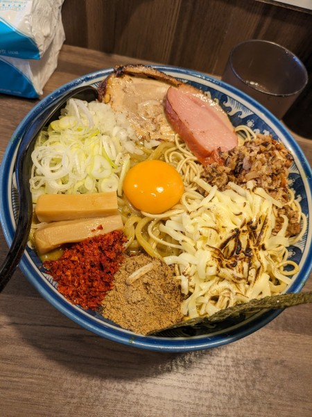 「カレーまぜそば特盛➕炙りチーズ」@狼煙 〜NOROSHI〜の写真