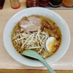 ニンニクらーめん(680円)