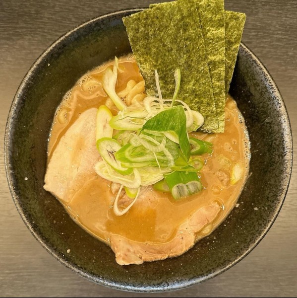 「焼きあごラーメン」@麺屋なにがしの写真