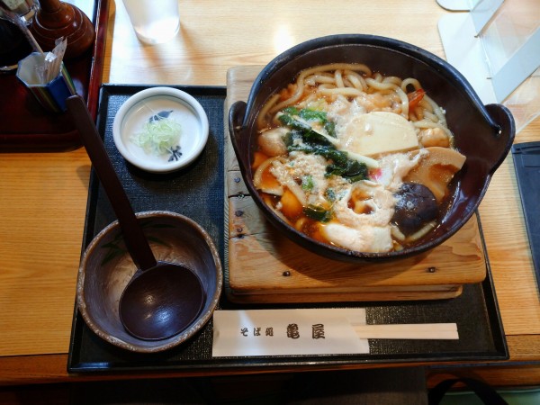 「（上）鍋焼きうどん（1,250円）」@そば処 亀屋の写真