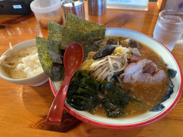 「みそ野菜ラーメン＋半ライス」@椿 ラーメンショップ 木立店の写真