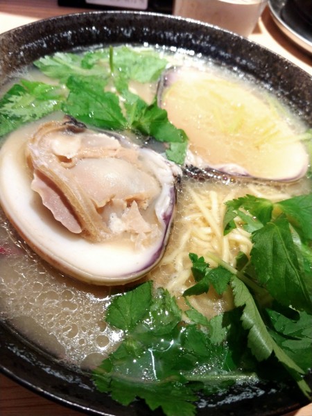 「超特大はまぐり塩らぁ麺」@江ノ島らぁ麺 片瀬商店の写真