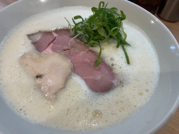 「泡系鶏白湯SOBA950円」@中華SOBA 惠ばらの写真